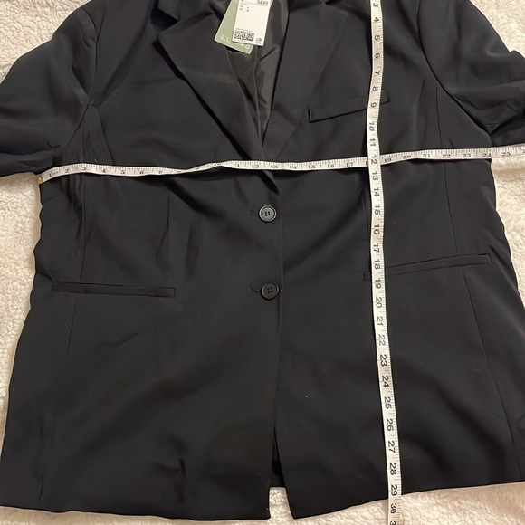 H&M - large Black Blazer - boyfriend style. - Picture 5 of 5
